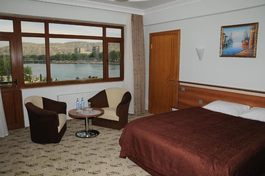 Отель River Side Hotel Мингечевир