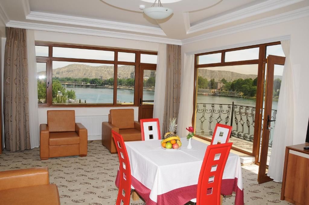 Отель River Side Hotel Мингечевир